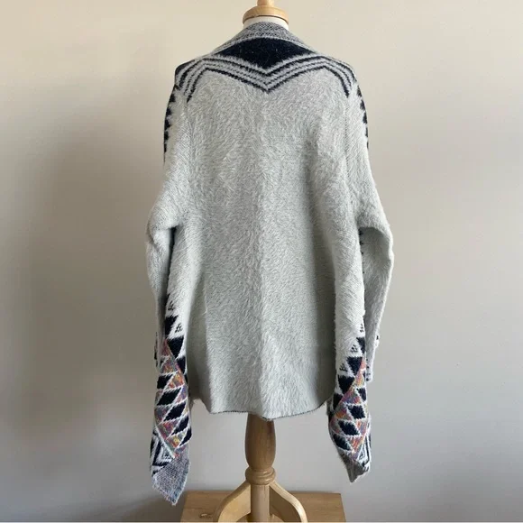 NWT White Open Front Shawl Collar Aztec Southwest Boho Print Cardigan Sweater - Picture 4 of 7